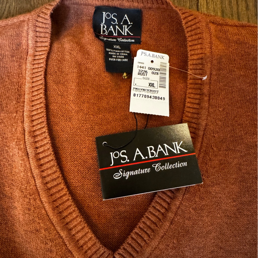 Jos. A Bank men's Pima cotton rust/ burnt orange v-neck sweater